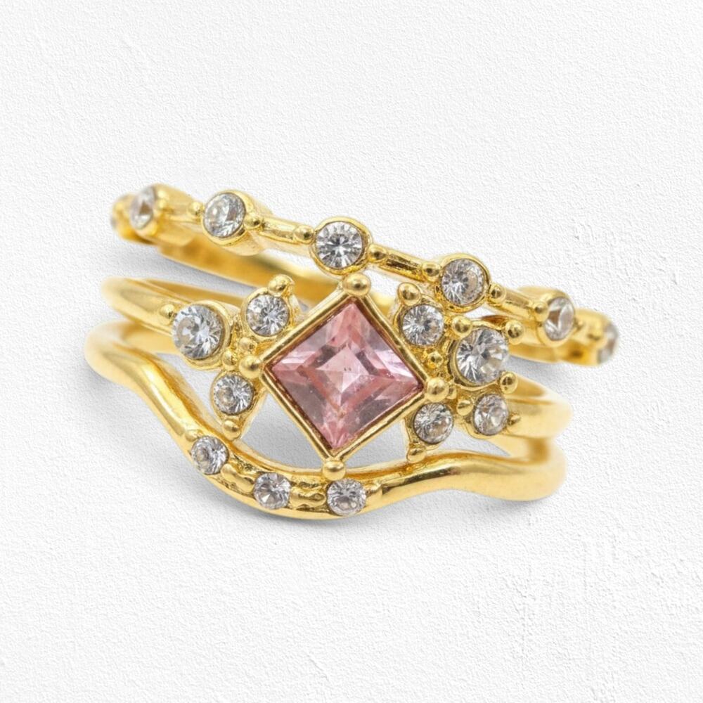 Boutique Pink Princess Cut Zircon 3 Piece Gold Tone Ring Set Size 7 NIB